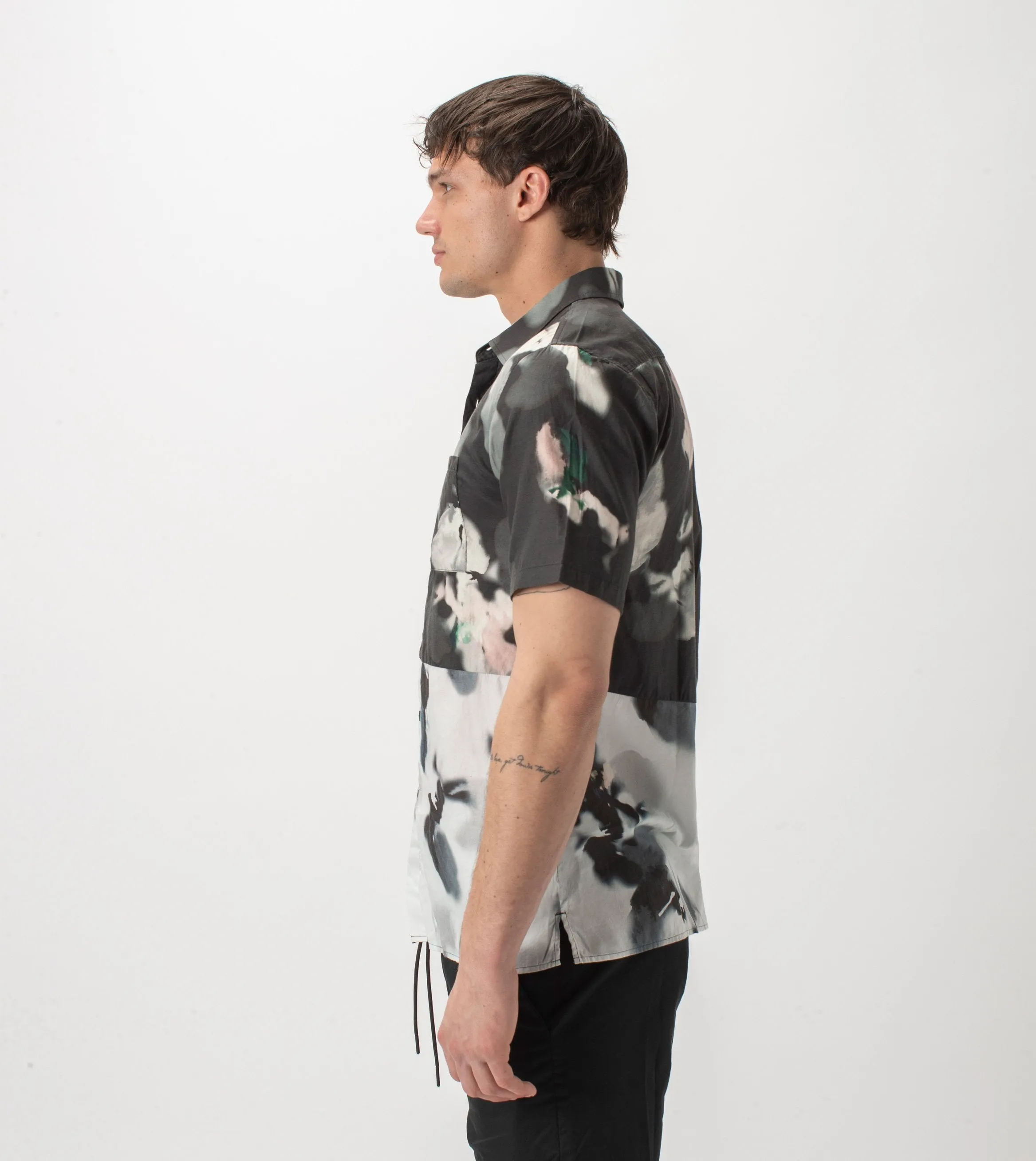 Floating Floral SS Shirt Black/White