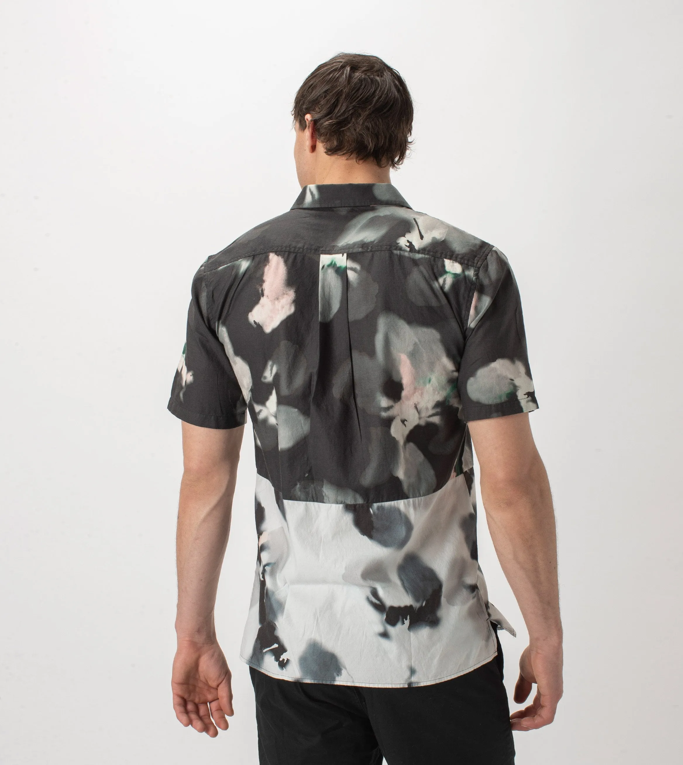 Floating Floral SS Shirt Black/White