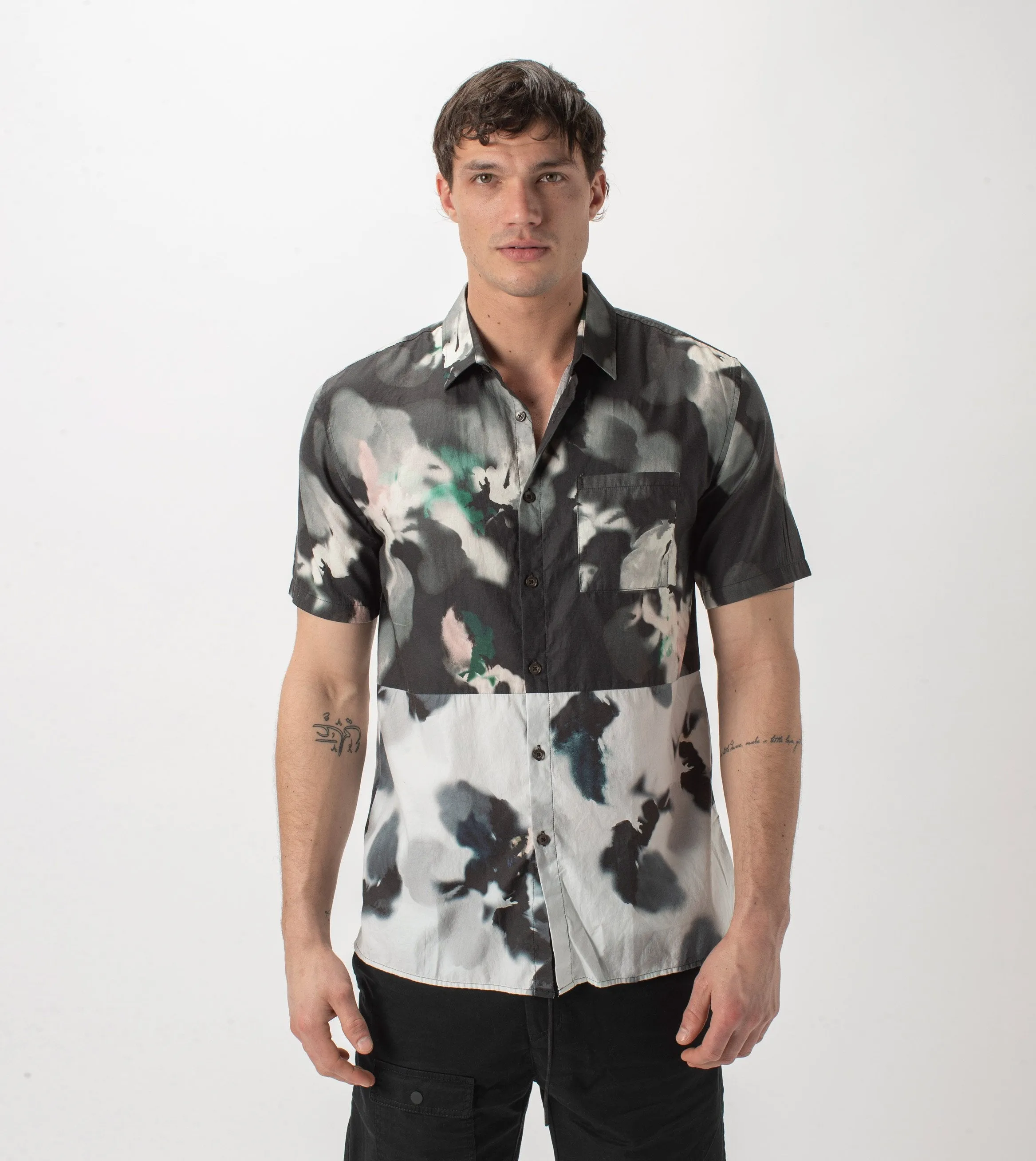 Floating Floral SS Shirt Black/White