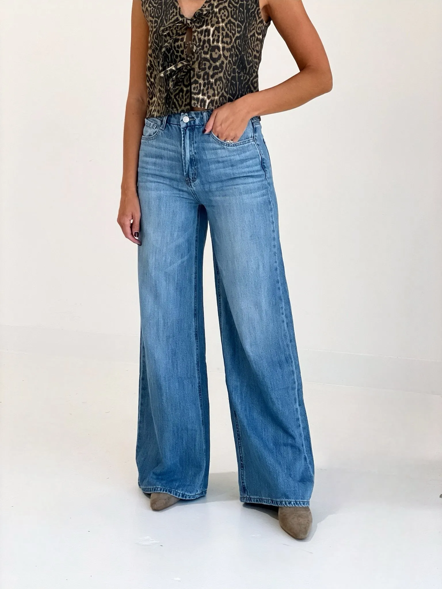 High-Road Wide Leg Jeans